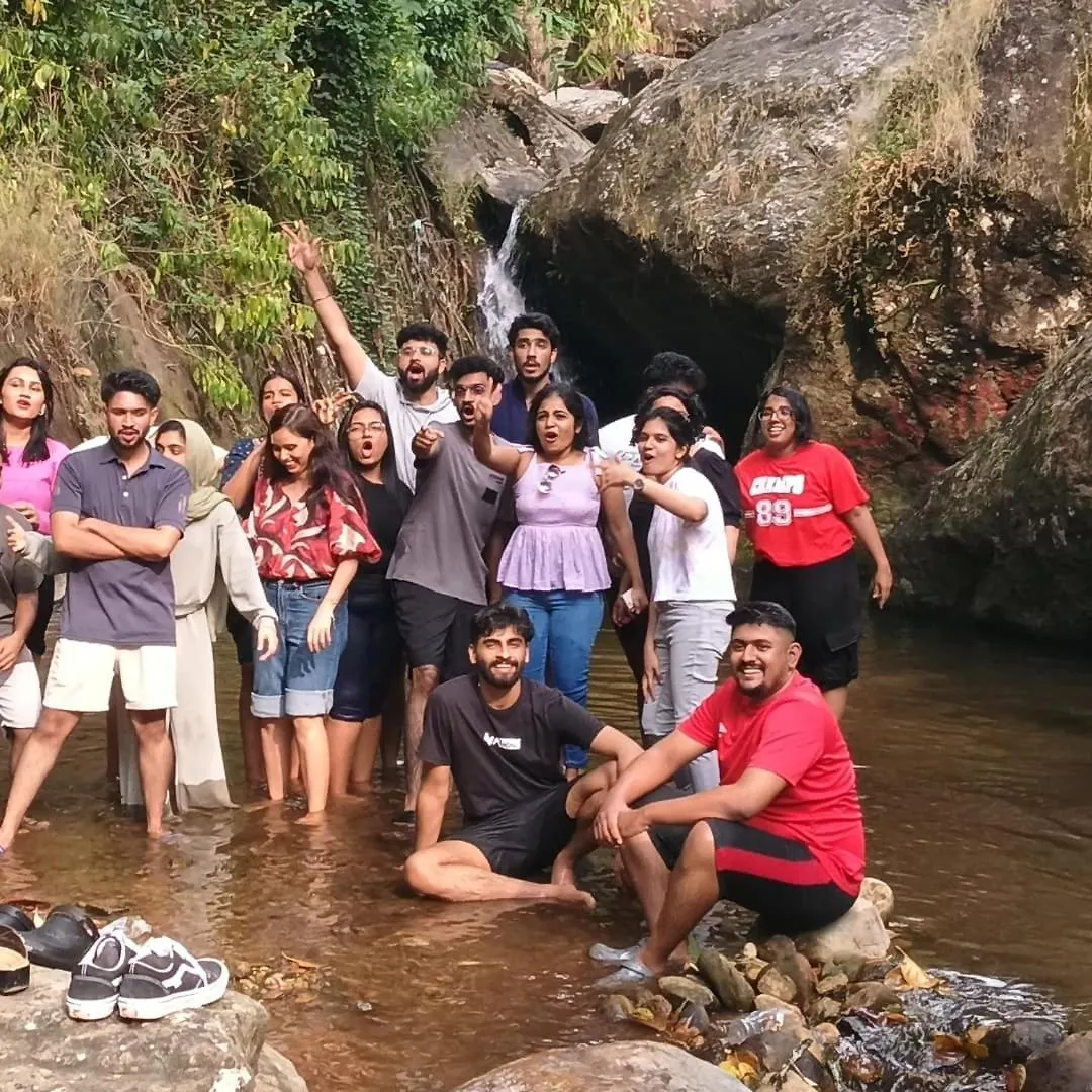 Κάμπινγκ The Woods Inn Munnar Ινδία